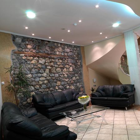 Alex Hotel Триполис Екстериор снимка