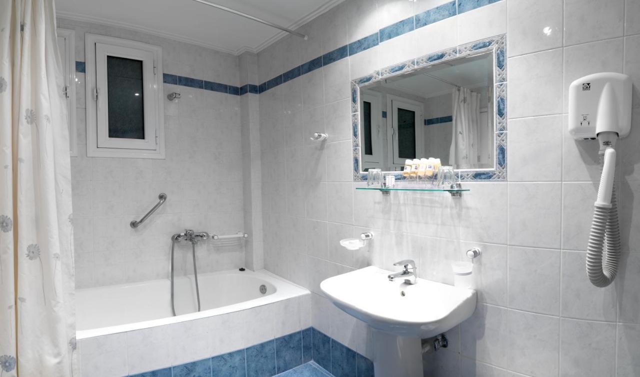 Alex Hotel Триполис Екстериор снимка